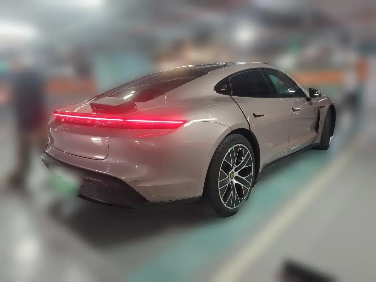 Porsche Taycan 2022-Year Updated Taycan — миниатюра 6