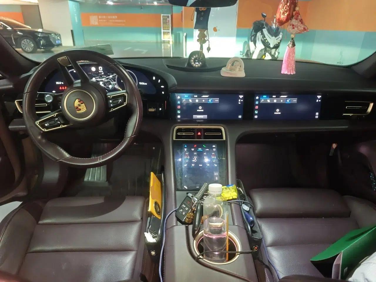 Porsche Taycan 2022-Year Updated Taycan — миниатюра 9