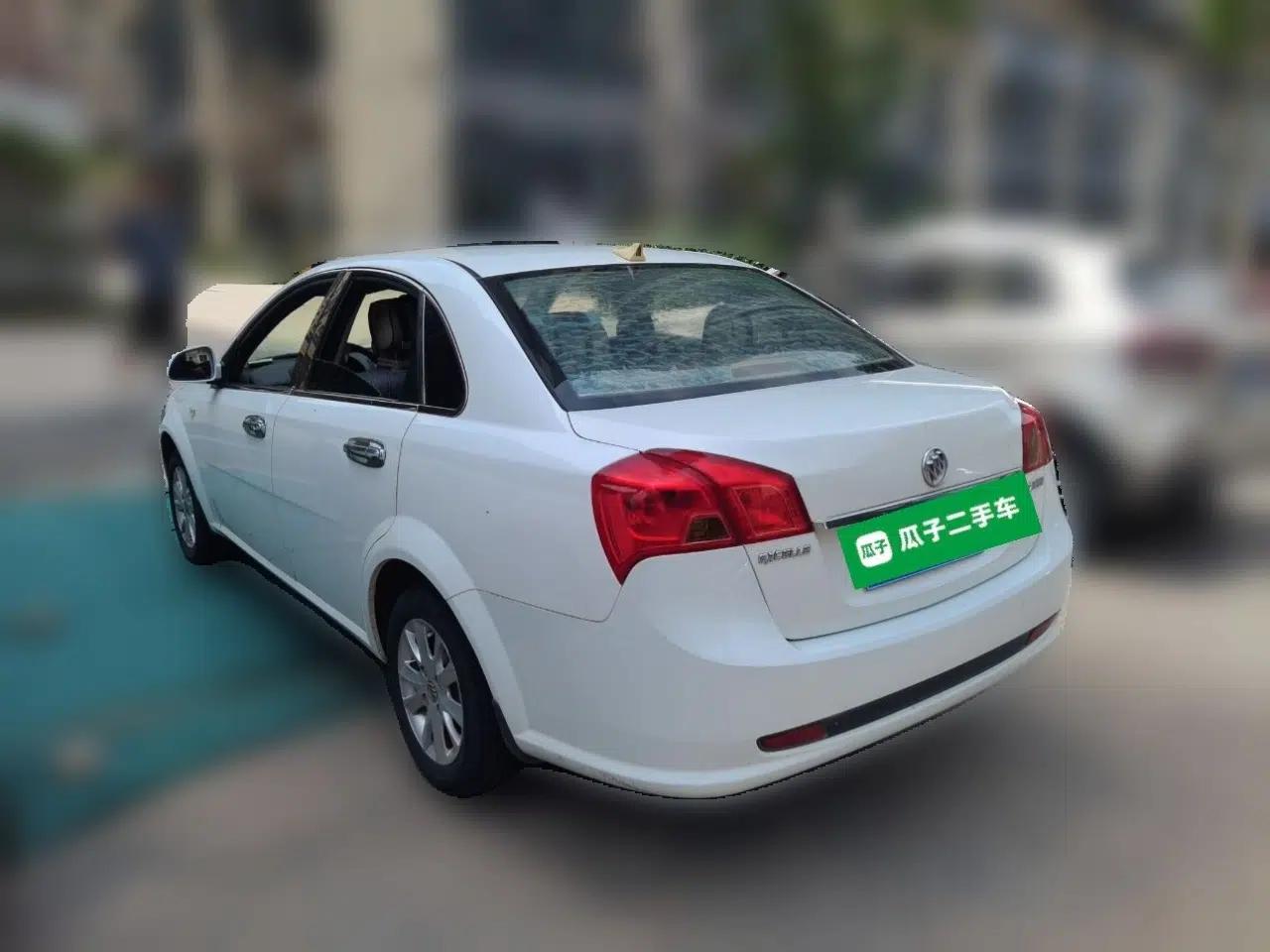Buick Excelle 2015 1.5L Manual Classic Trim — миниатюра 4