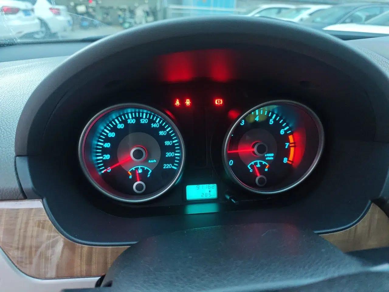 Buick Excelle 2015 1.5L Manual Classic Trim — миниатюра 11