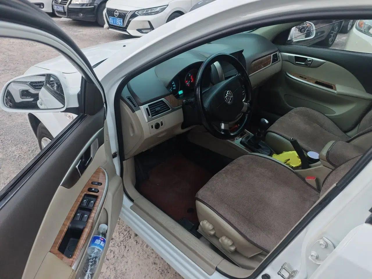 Buick Excelle 2015 1.5L Manual Classic Trim — миниатюра 16