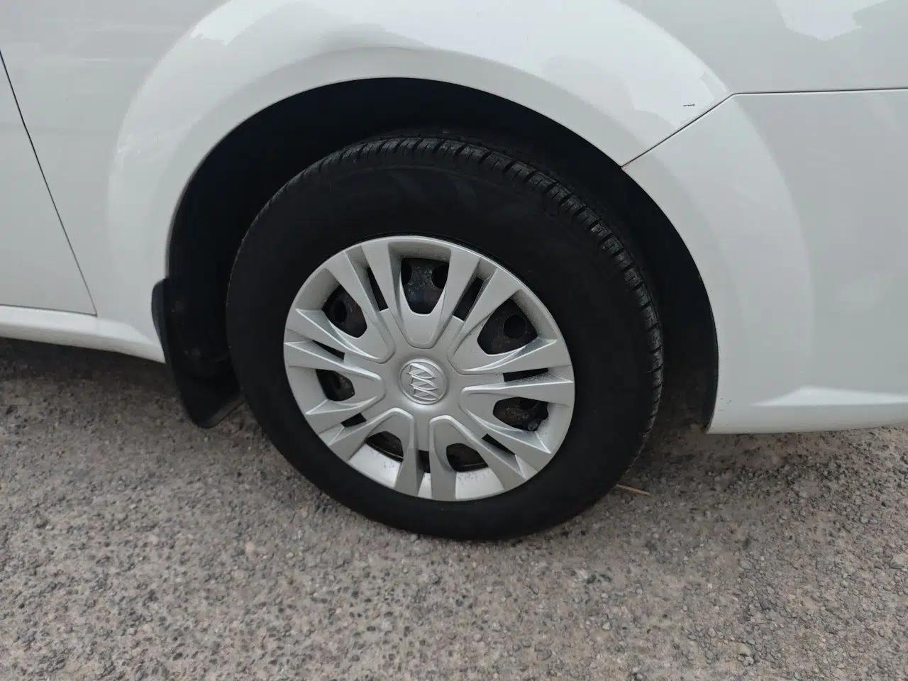Buick Excelle 2015 1.5L Manual Classic Trim — миниатюра 8