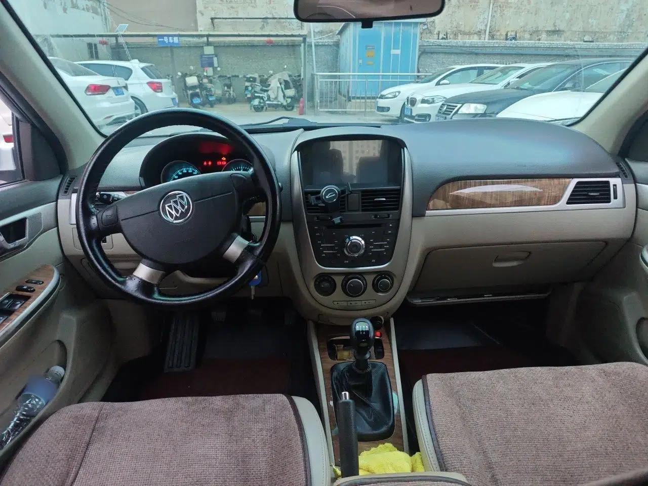 Buick Excelle 2015 1.5L Manual Classic Trim — миниатюра 9