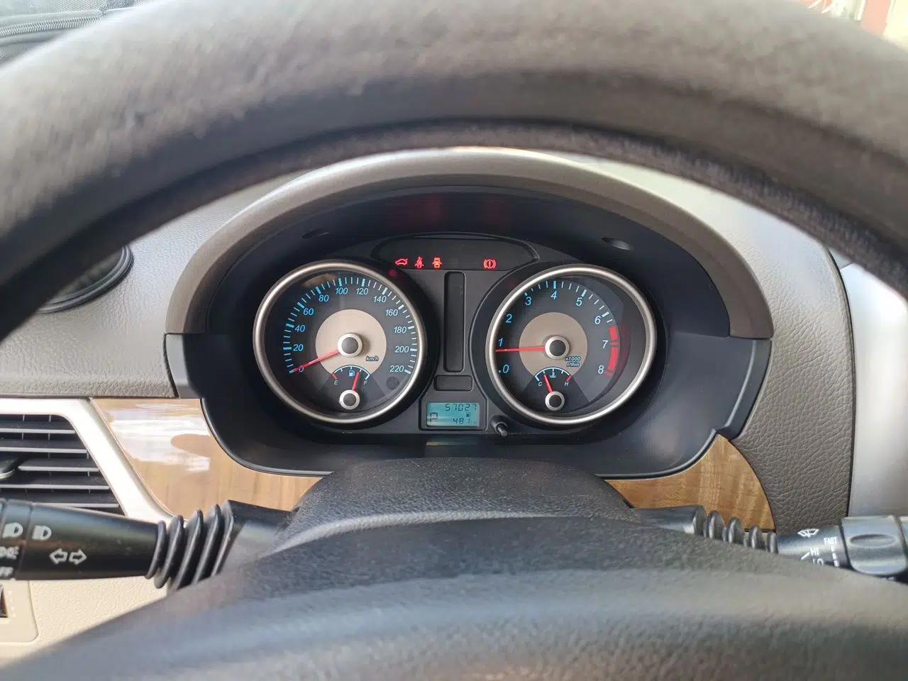 Buick Excelle 2015 1.5L Automatic Classic Model — миниатюра 11