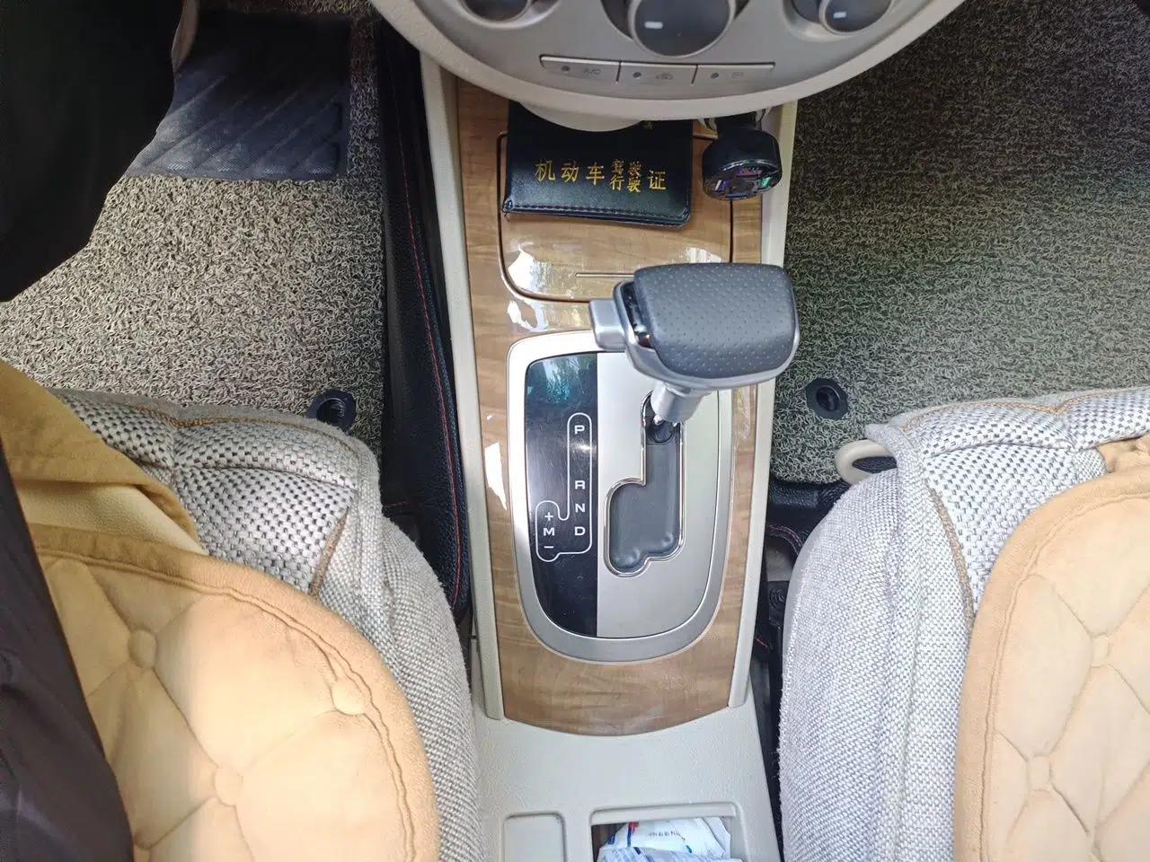 Buick Excelle 2015 1.5L Automatic Classic Model — миниатюра 14