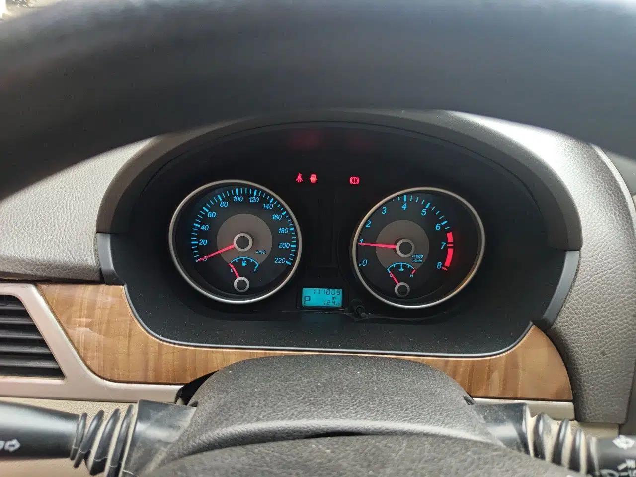 Buick Excelle 2015 1.5L Automatic Classic Model — миниатюра 11