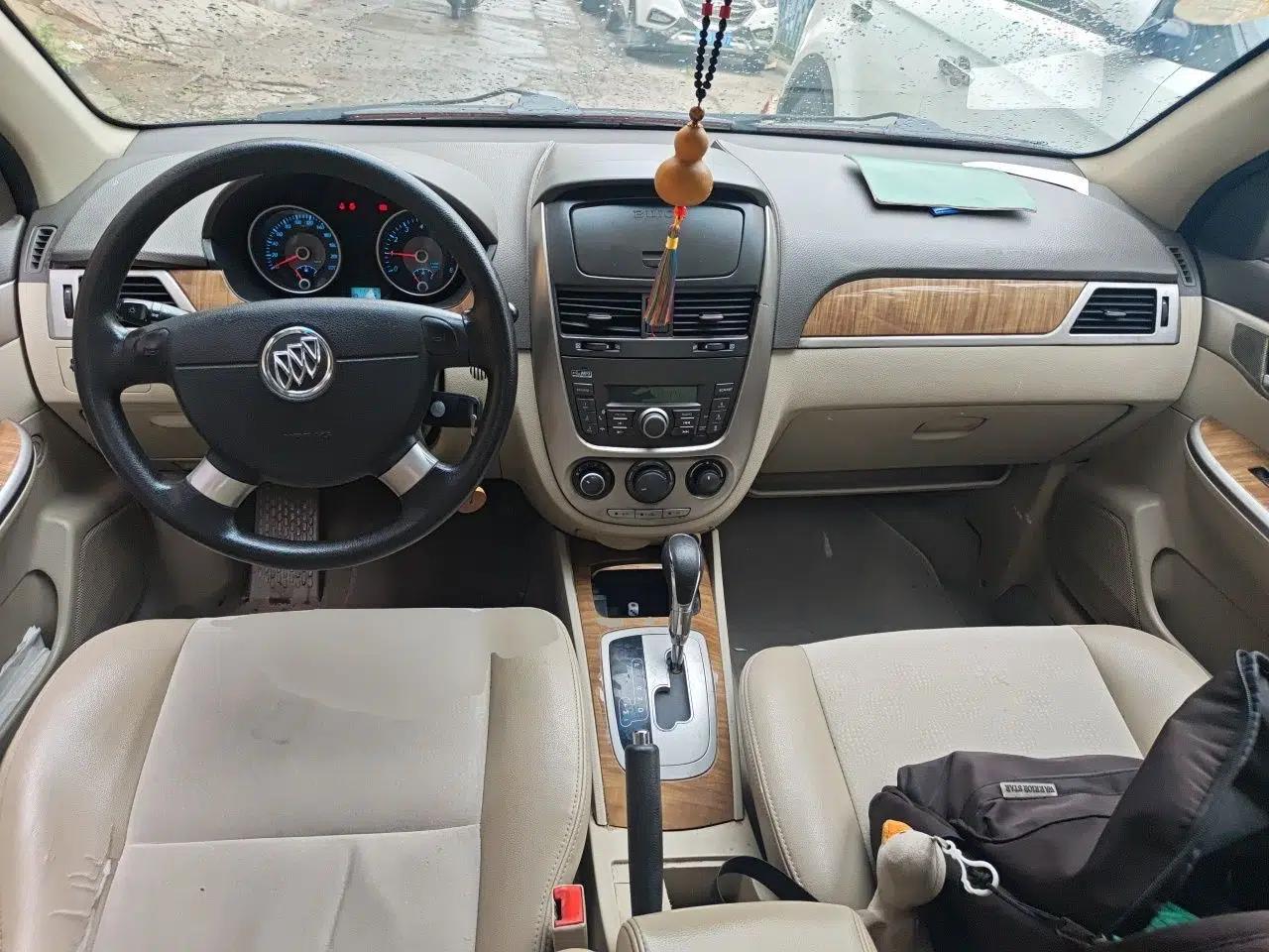 Buick Excelle 2015 1.5L Automatic Classic Model — миниатюра 9