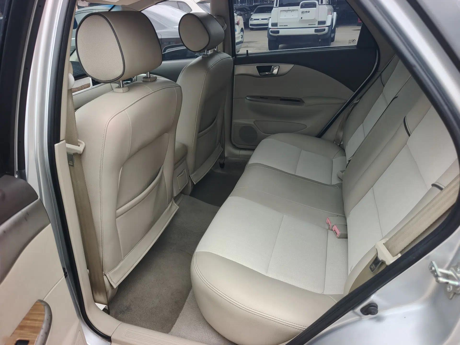Buick Excelle 2015 1.5L Automatic Classic Model — миниатюра 17