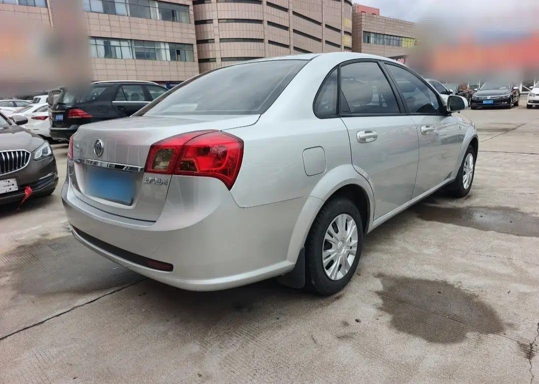 Buick Excelle 2015 1.5L Automatic Classic Model — миниатюра 4