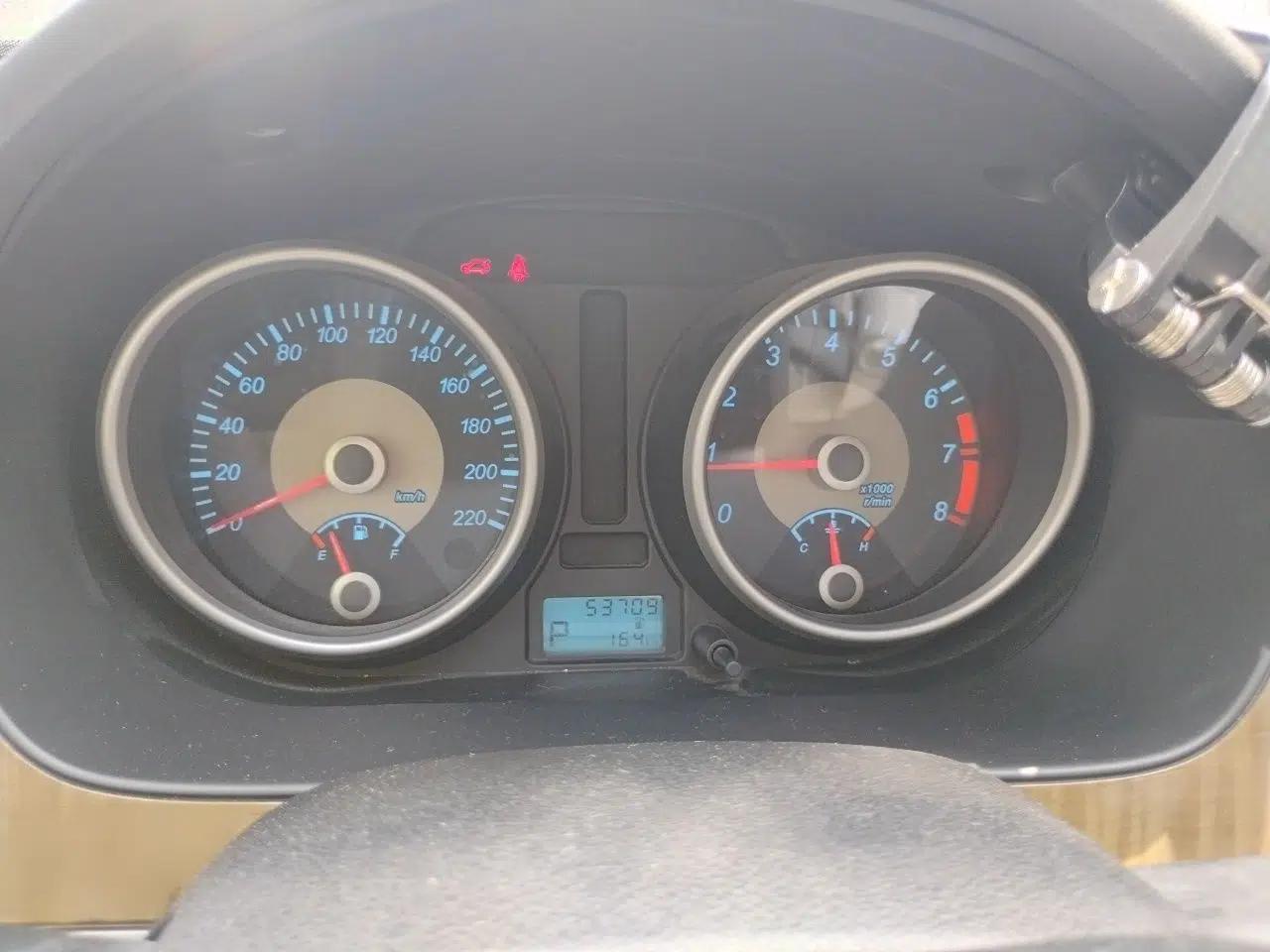 Buick Excelle 2015 1.5L Automatic Classic Model — миниатюра 8