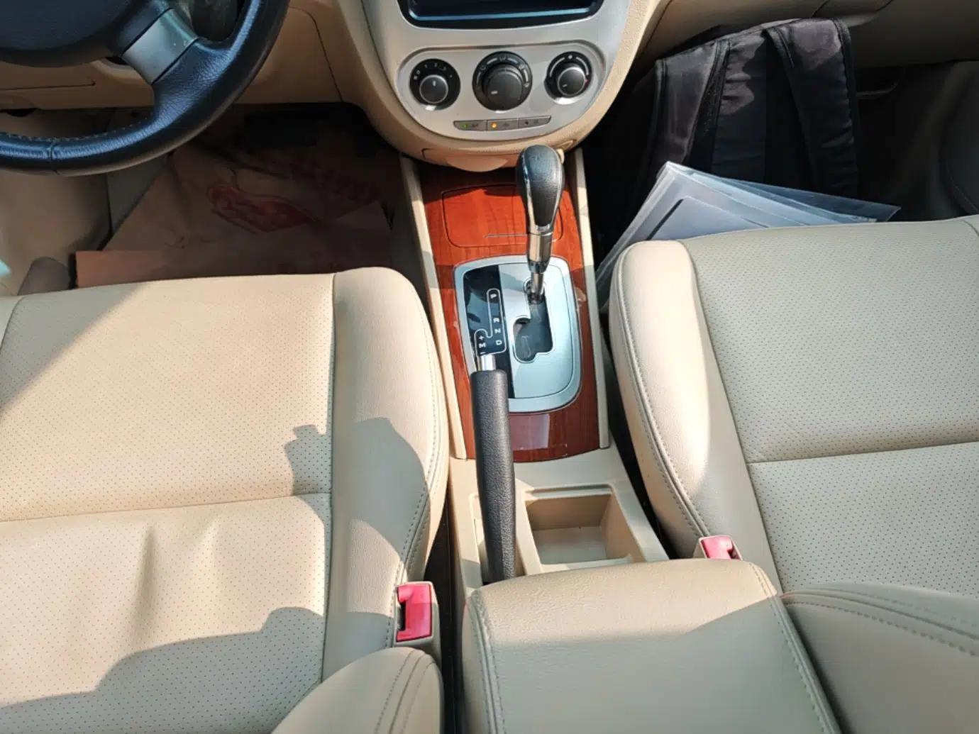 Buick Excelle 2013 1.5L Automatic Luxury Model — миниатюра 16