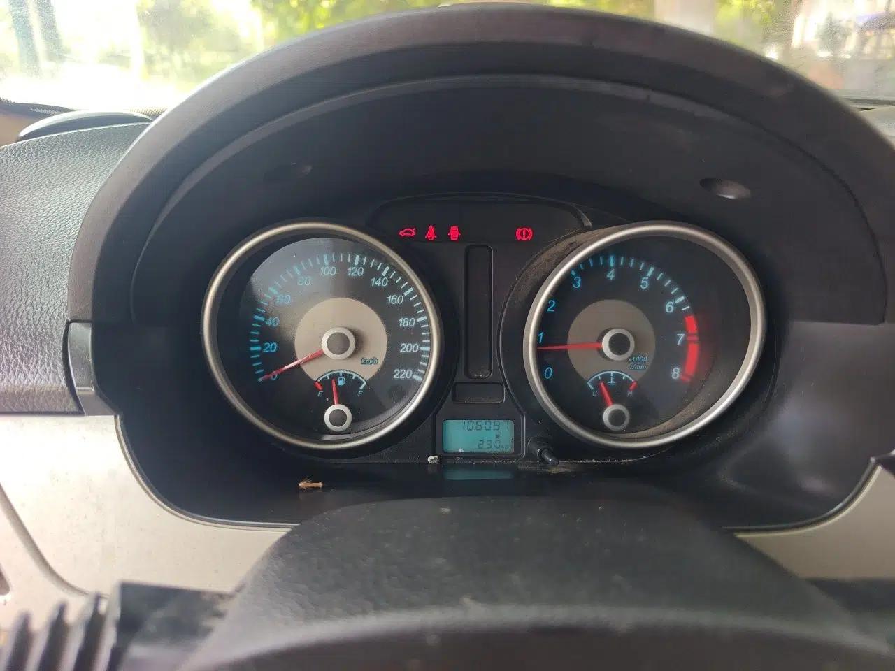 Buick Excelle 2013 1.5L Manual Classic Model — миниатюра 11