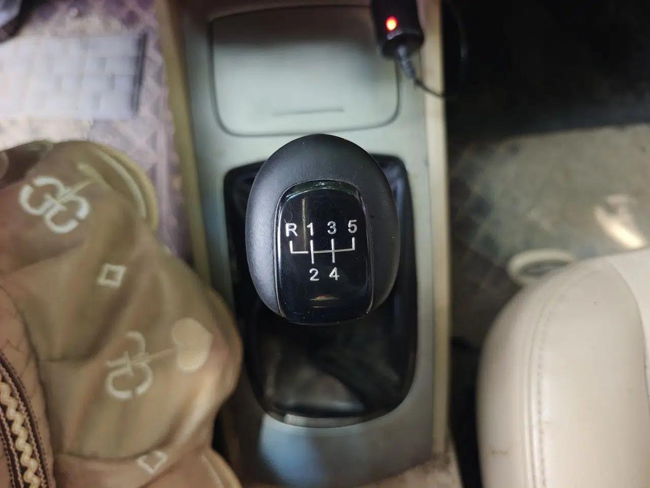 Buick Excelle 2013 1.5L Manual Classic Model — миниатюра 14