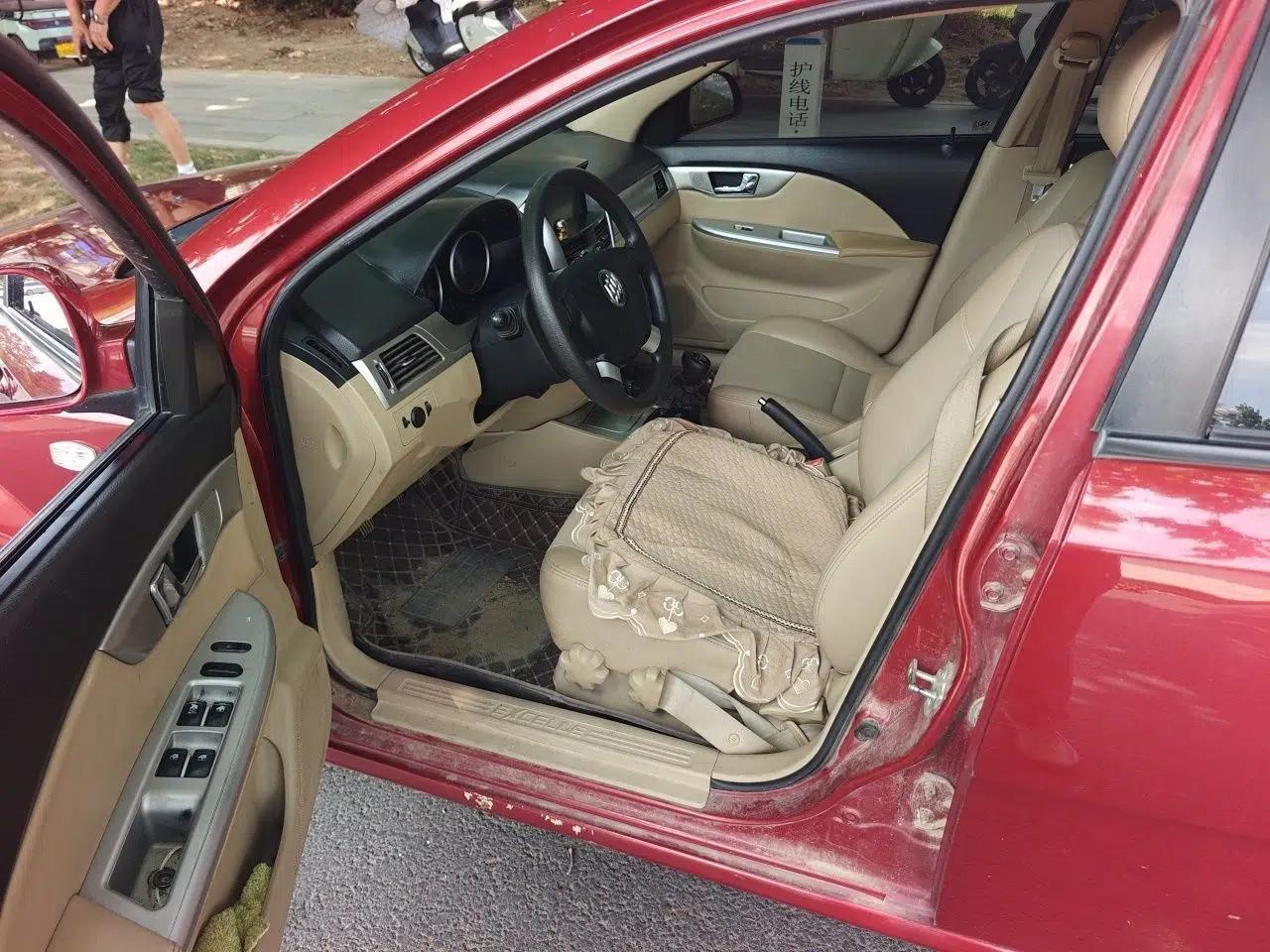 Buick Excelle 2013 1.5L Manual Classic Model — миниатюра 16