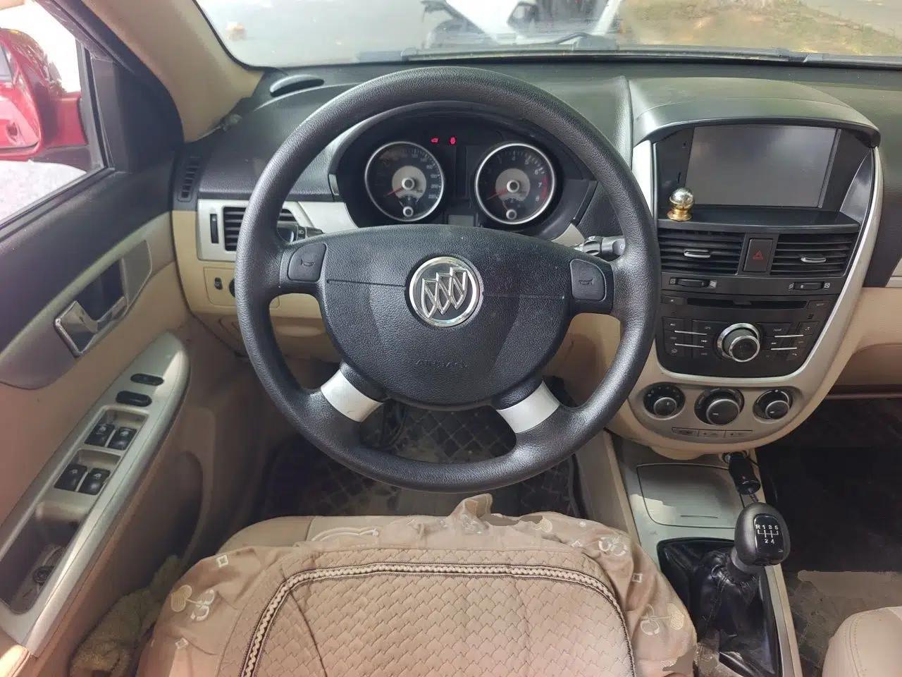 Buick Excelle 2013 1.5L Manual Classic Model — миниатюра 10