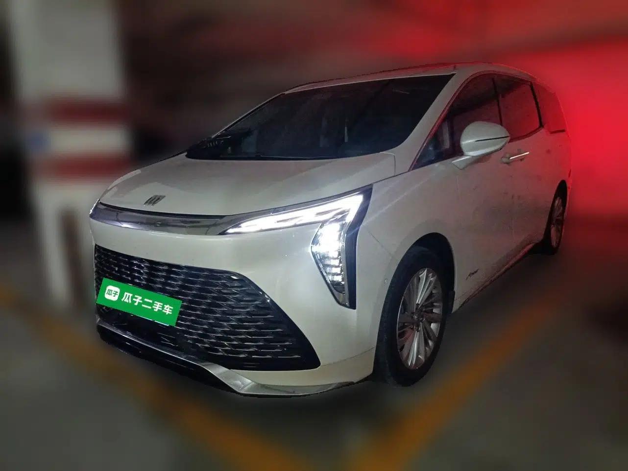 Buick Century 2023 2.0T Seven-Seater Yinshi Edition — миниатюра 1