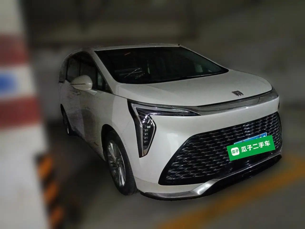 Buick Century 2023 2.0T Seven-Seater Yinshi Edition — миниатюра 3