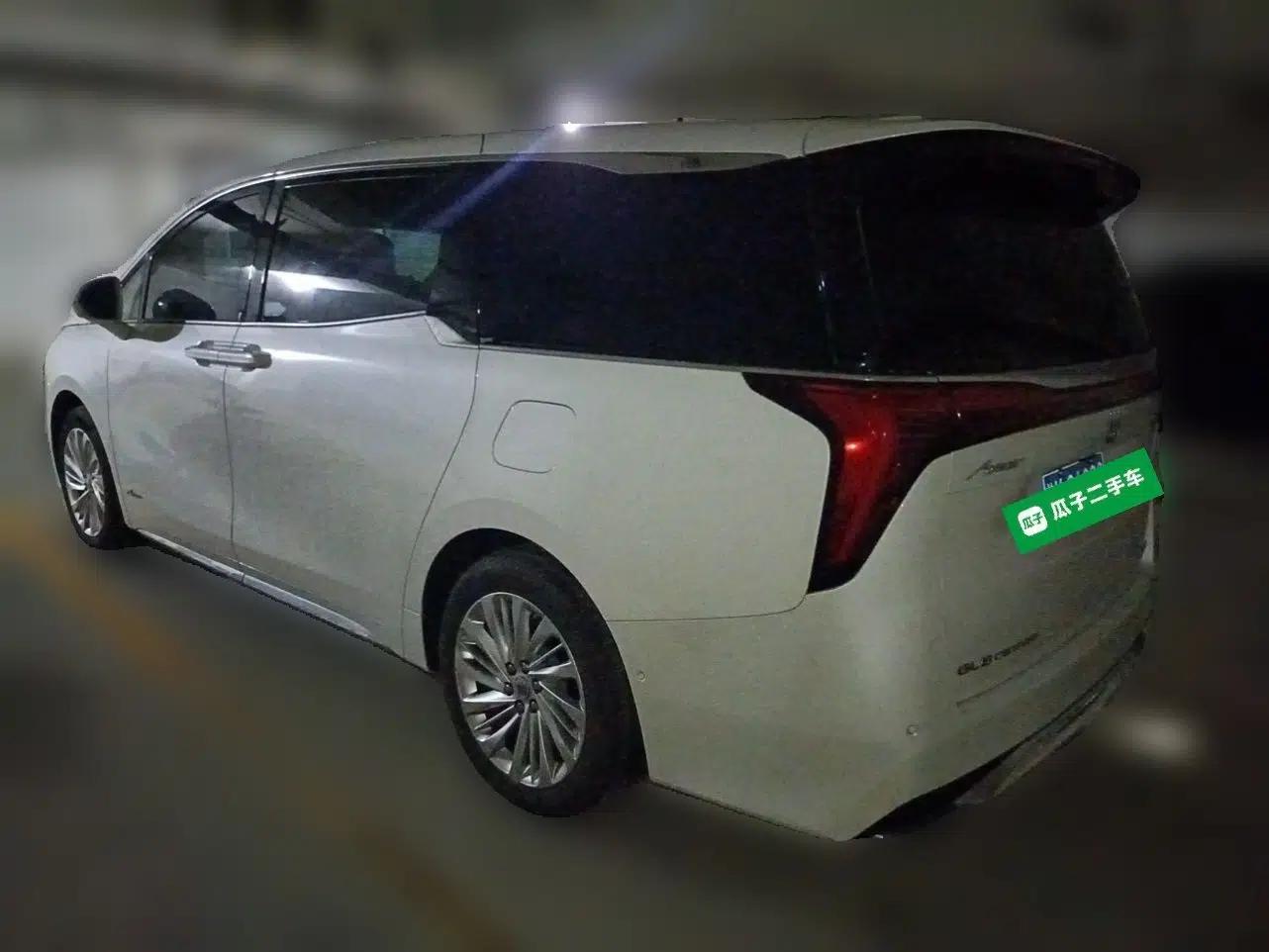 Buick Century 2023 2.0T Seven-Seater Yinshi Edition — миниатюра 4