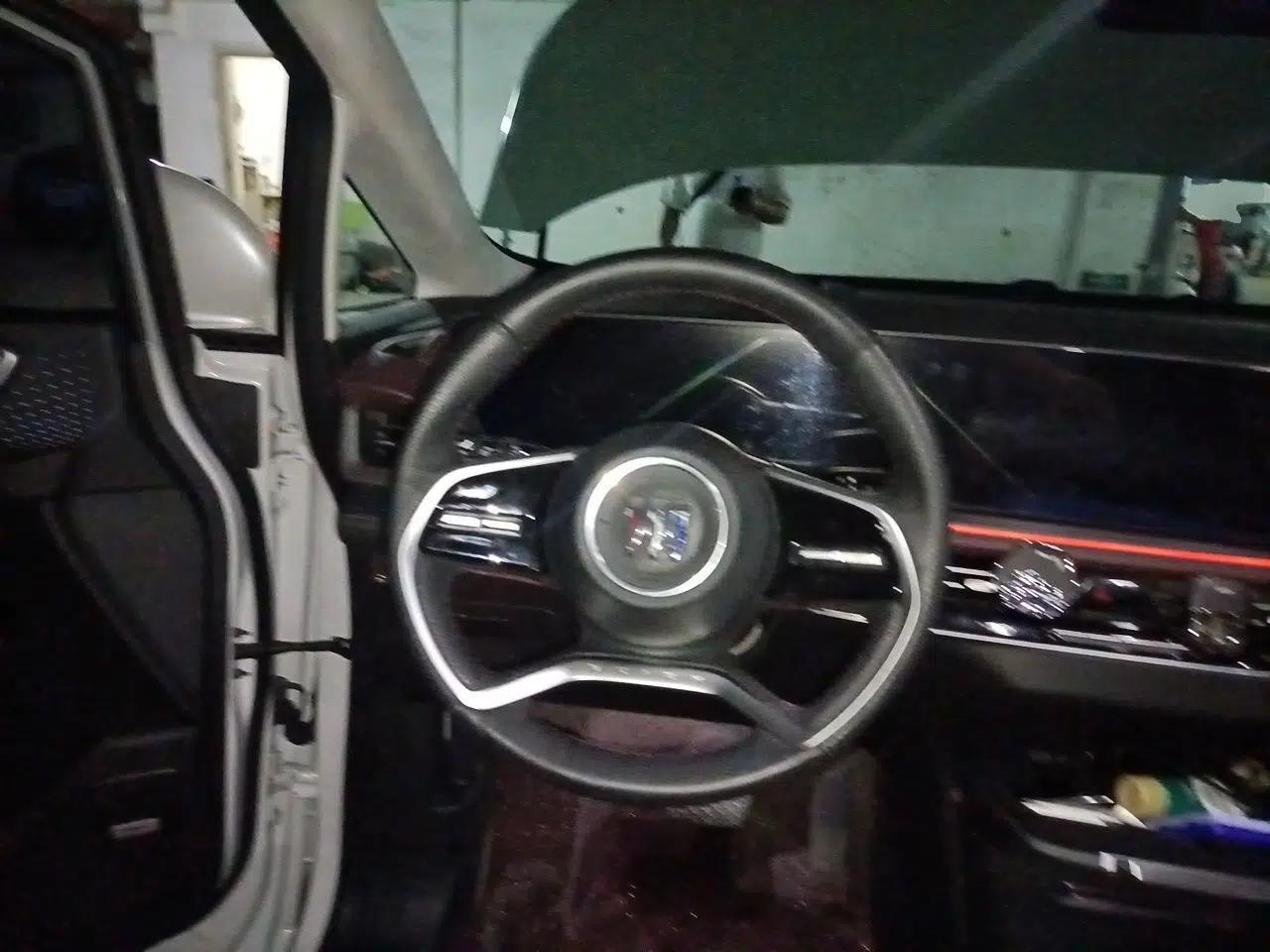 Buick Century 2023 2.0T Seven-Seater Yinshi Edition — миниатюра 10