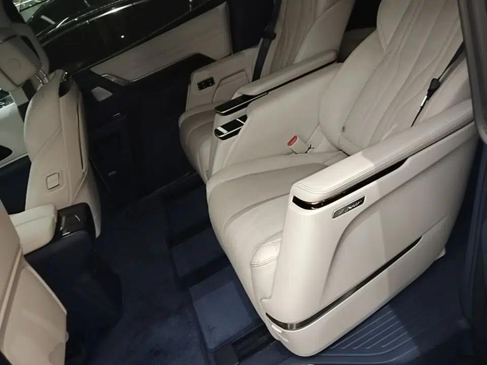 Buick Century 2023 2.0T Six-Seater Yinshi Edition — миниатюра 25