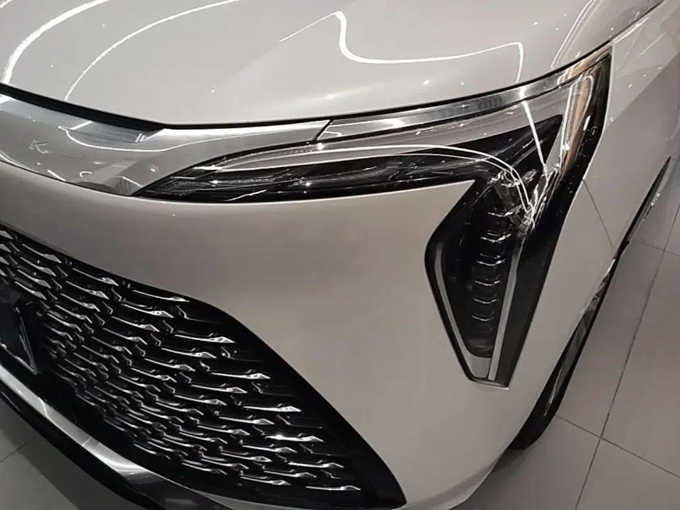 Buick Century 2023 2.0T Six-Seater Yinshi Edition — миниатюра 8