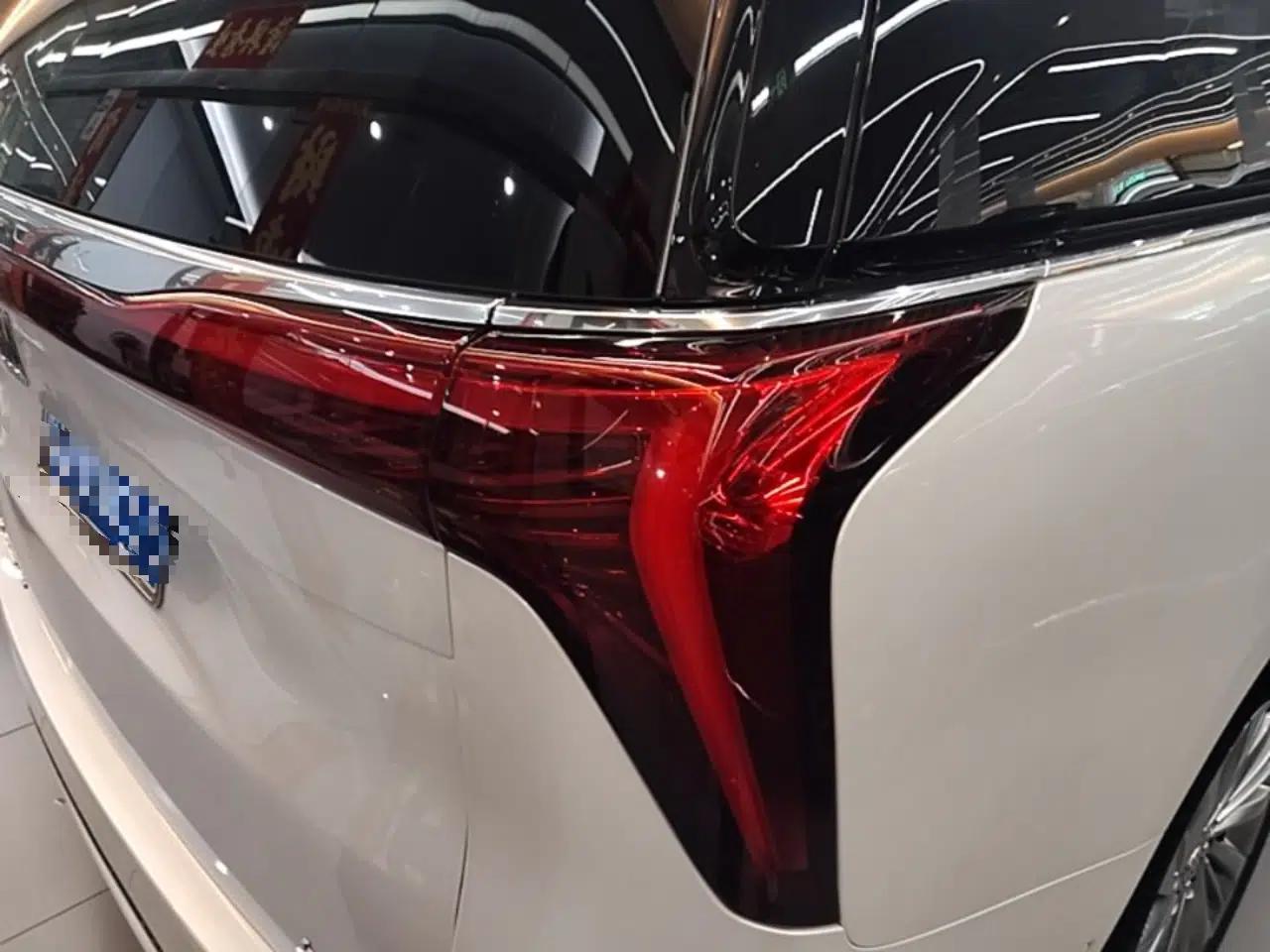 Buick Century 2023 2.0T Six-Seater Yinshi Edition — миниатюра 9