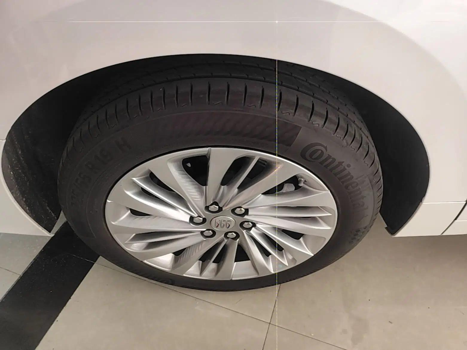 Buick Century 2023 2.0T Six-Seater Yinshi Edition — миниатюра 16