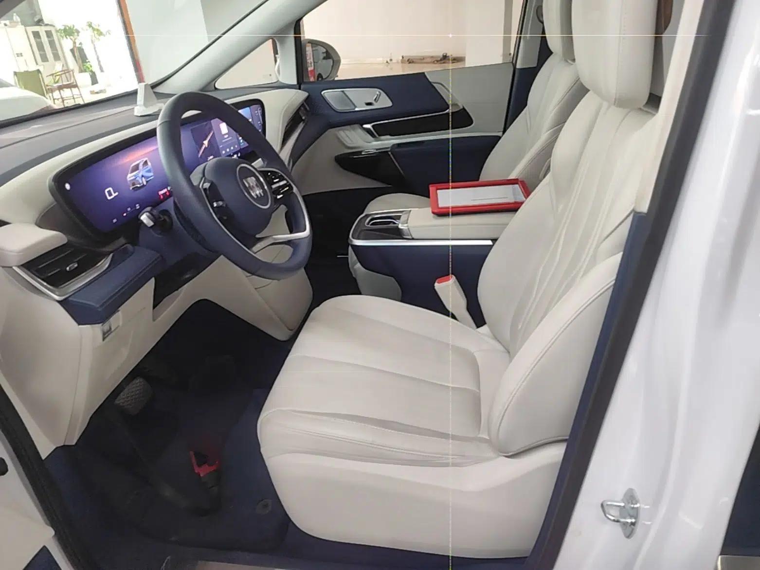 Buick Century 2023 2.0T Six-Seater Yinshi Edition — миниатюра 22