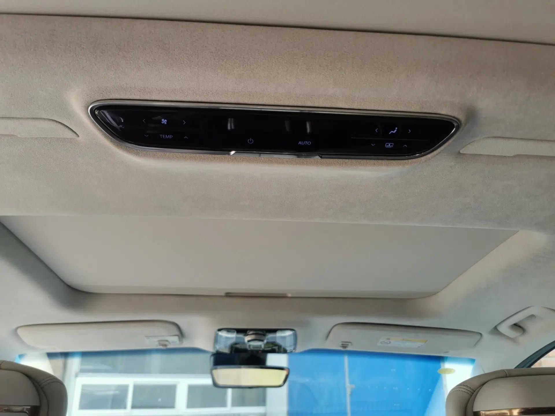 Buick Century 2023 2.0T Six-Seater Yinshi Edition — миниатюра 18