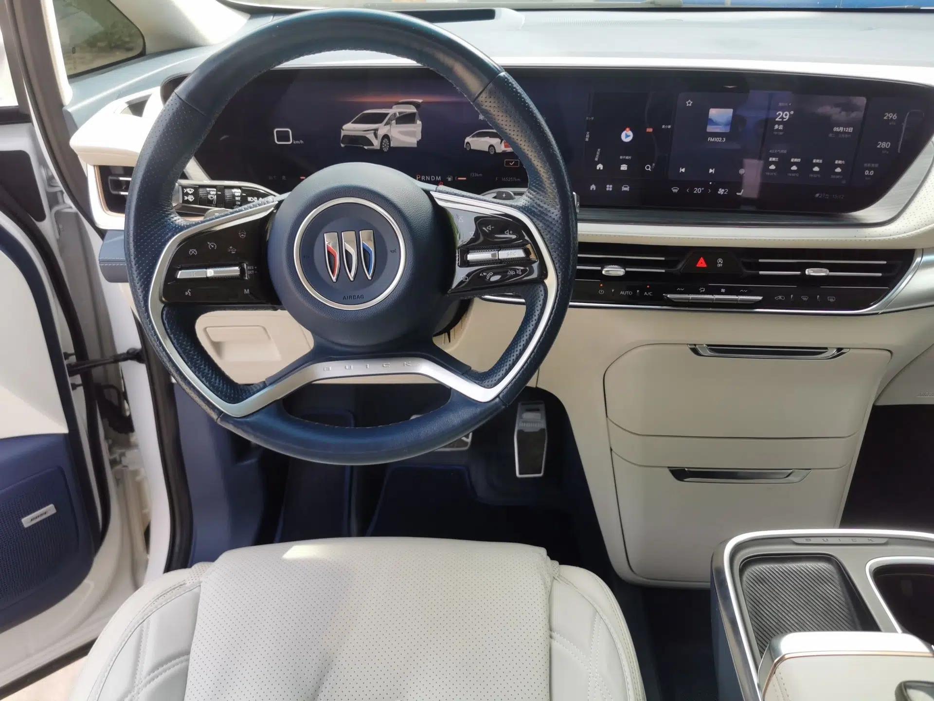 Buick Century 2023 2.0T Six-Seater Yinshi Edition — миниатюра 10