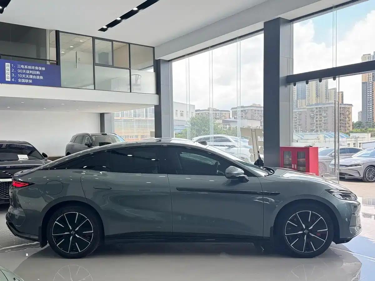 Han L 2025 EV 701KM LiDAR Premium Edition — миниатюра 6