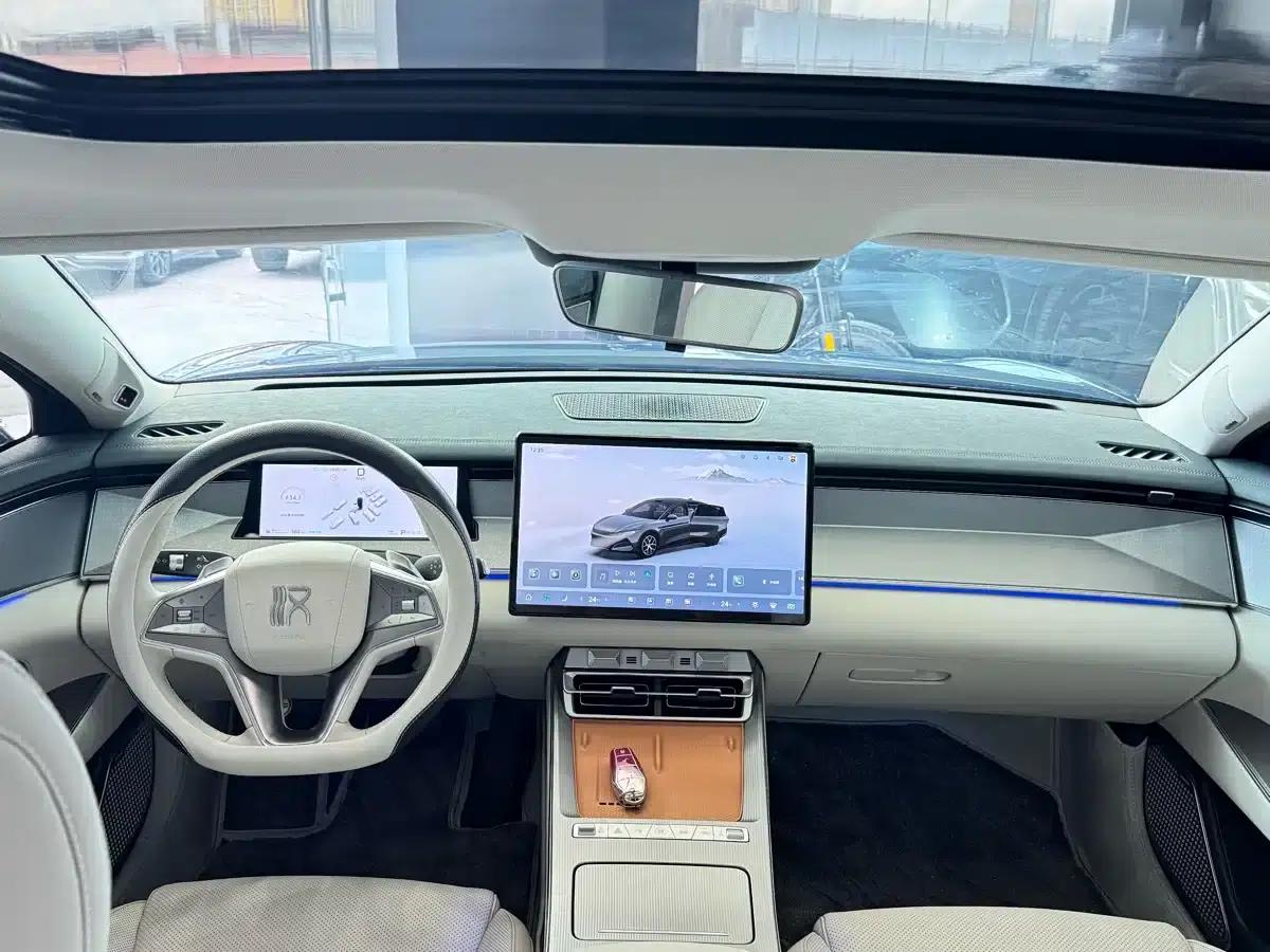 Han L 2025 EV 701KM LiDAR Premium Edition — миниатюра 10