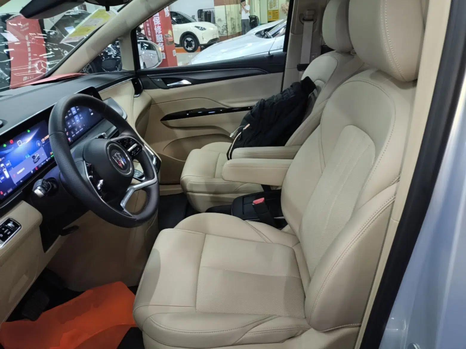 Buick GL8 New Energy 2025 Lu Shang Luxury Edition 7-Seater — миниатюра 17