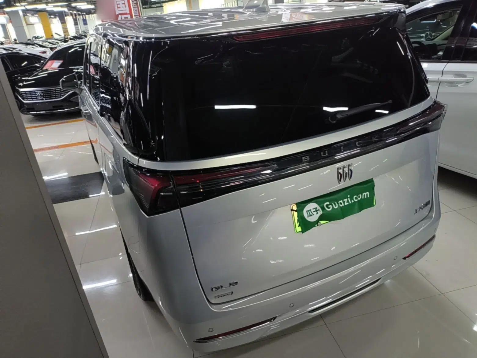 Buick GL8 New Energy 2025 Lu Shang Luxury Edition 7-Seater — миниатюра 4