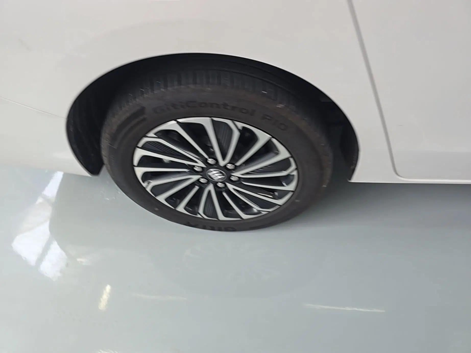 Buick GL8 New Energy 2025 Lu Shang Luxury Edition 7-Seater — миниатюра 11