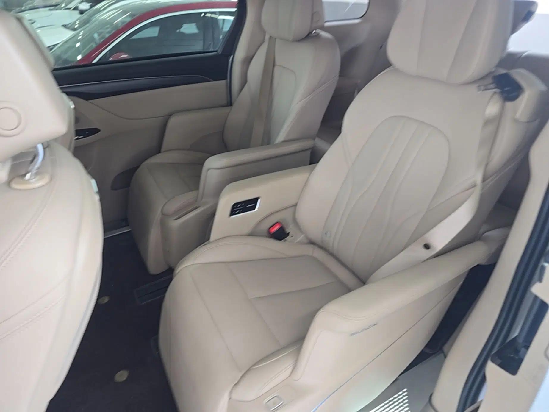 Buick GL8 New Energy 2025 Lu Shang Luxury Edition 7-Seater — миниатюра 20