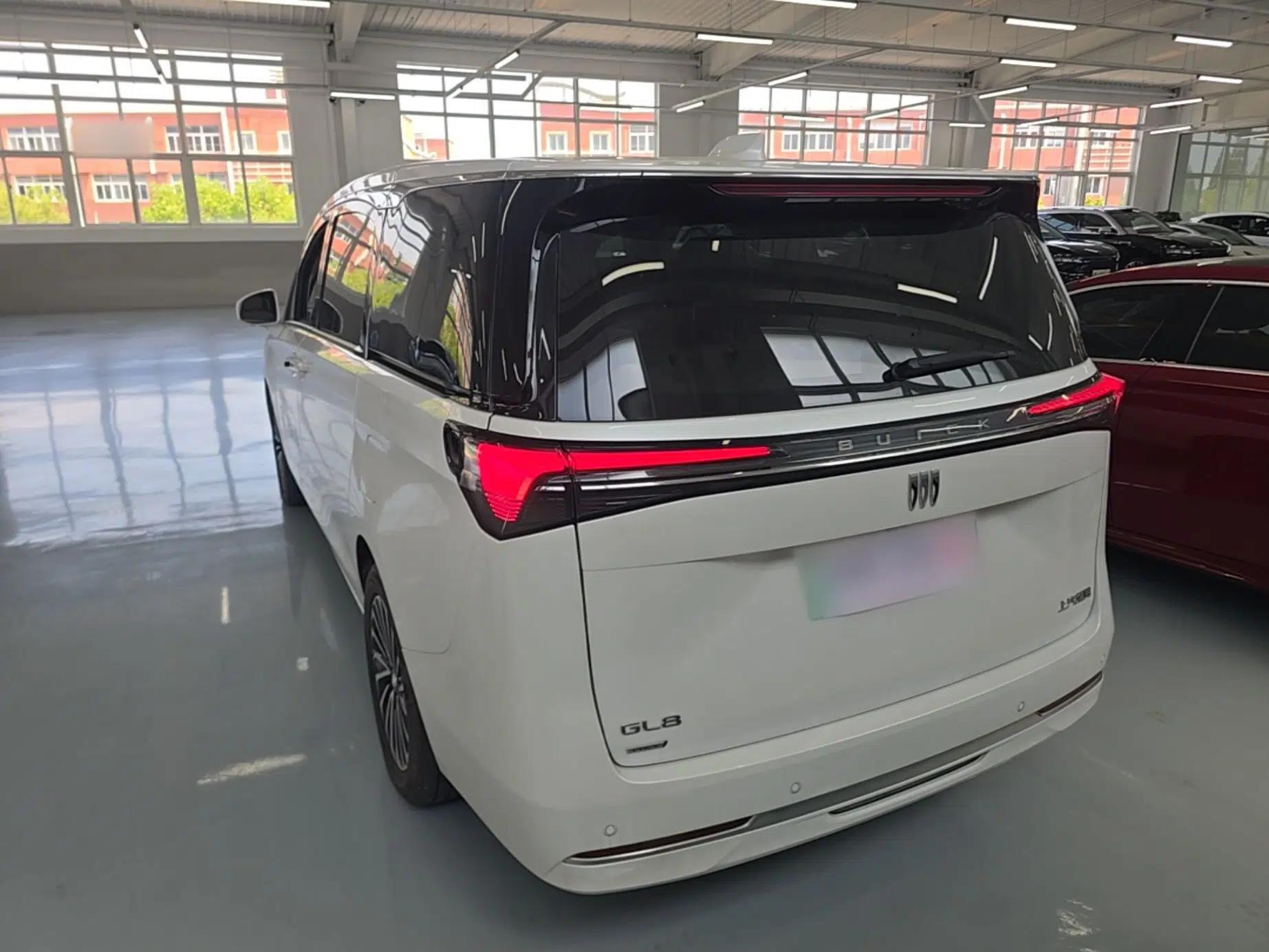 Buick GL8 New Energy 2025 Lu Shang Luxury Edition 7-Seater — миниатюра 4