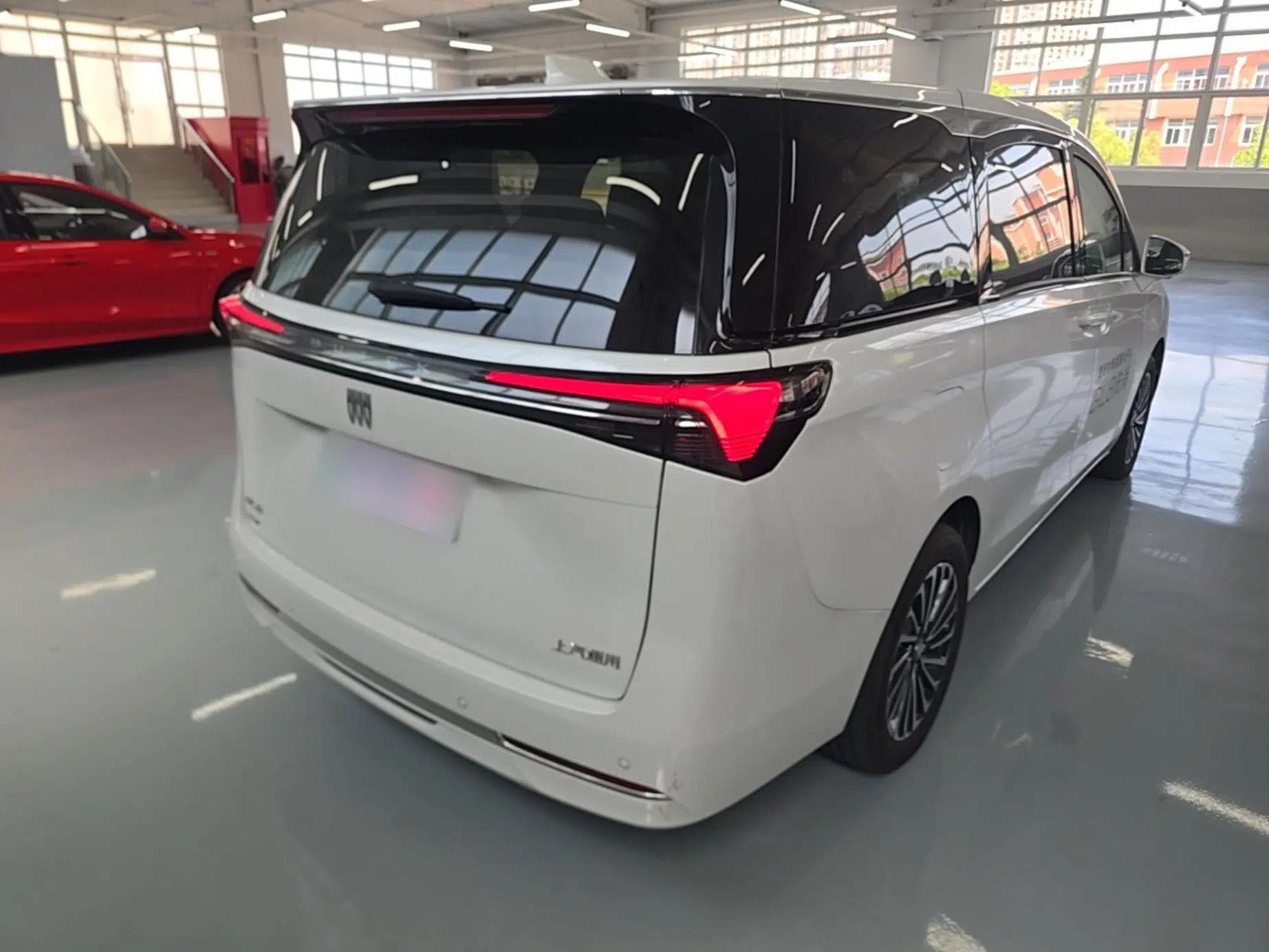 Buick GL8 New Energy 2025 Lu Shang Luxury Edition 7-Seater — миниатюра 6