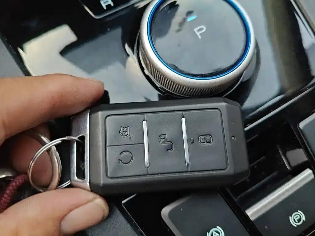 BYD e2 2019 Long Range Edition, Luxury Model — миниатюра 12