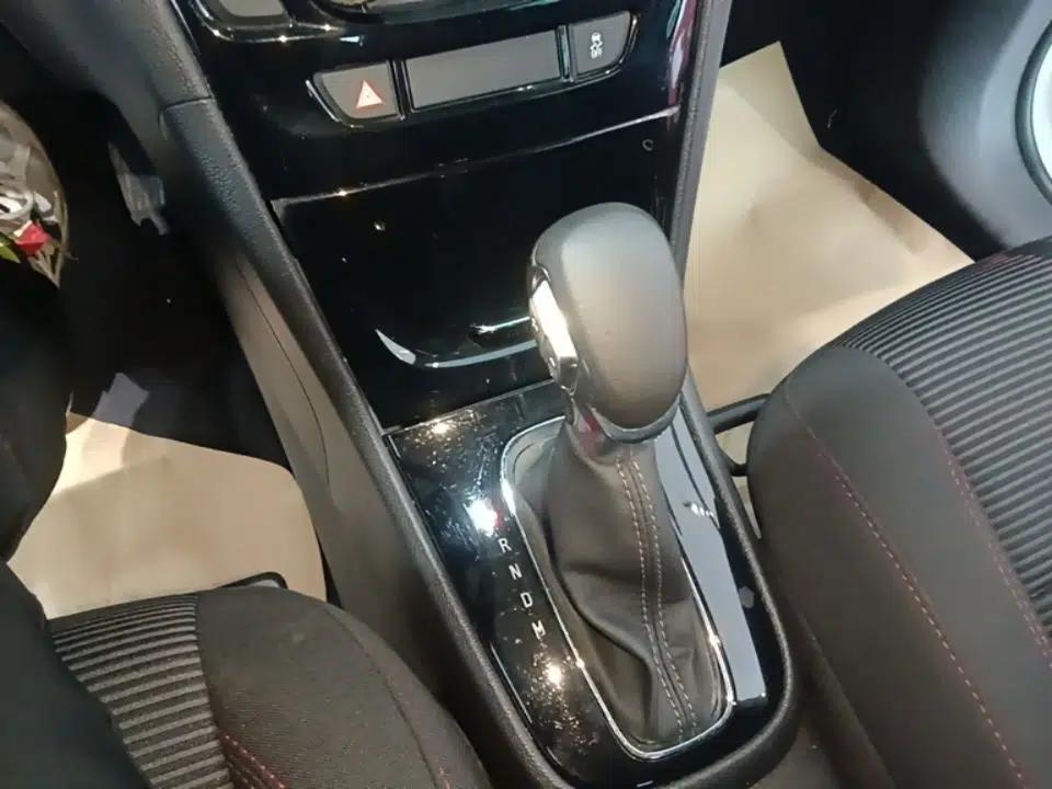 Buick Encore 2017 18T Automatic Two-Wheel Drive Urban Leading Model — миниатюра 16