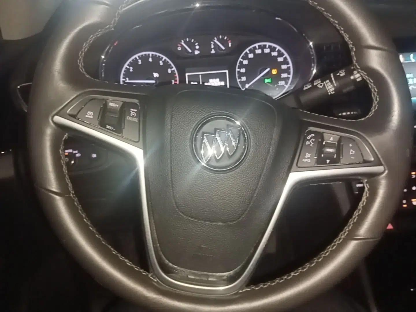 Buick Encore 2016 18T Automatic Two-Wheel Drive Urban Elite Model — миниатюра 18