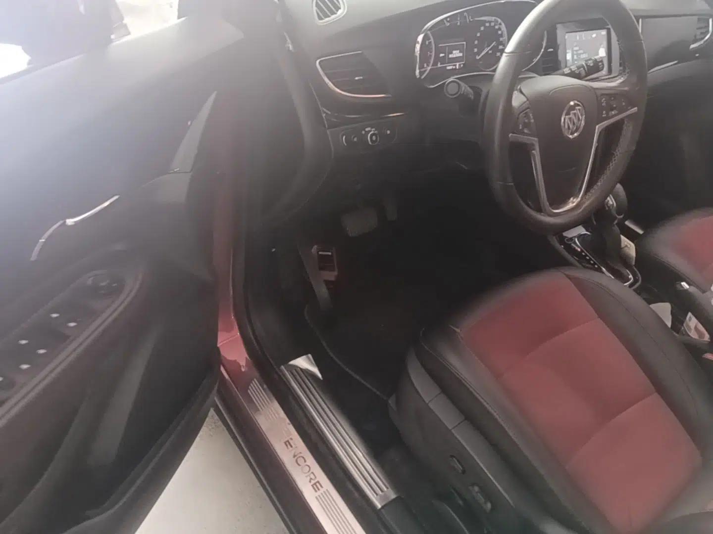 Buick Encore 2016 18T Automatic Two-Wheel Drive Urban Elite Model — миниатюра 23