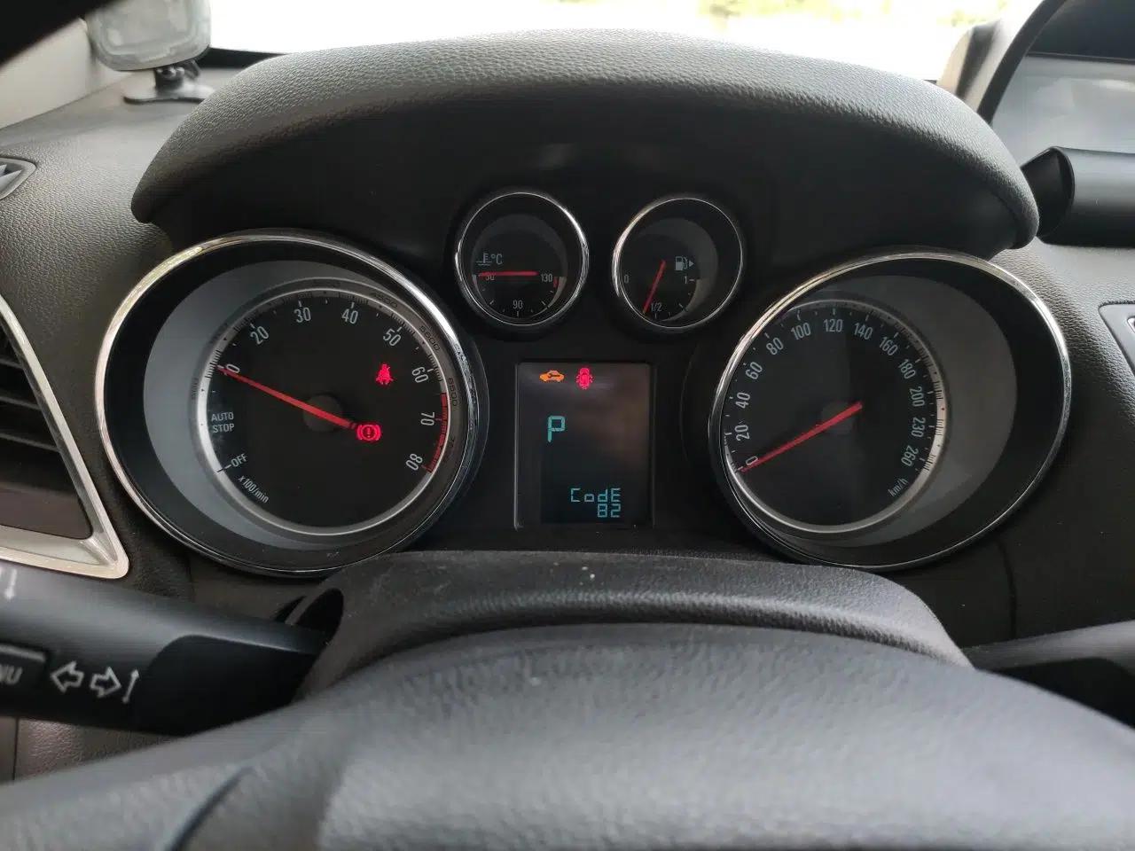 Buick Encore 2015 1.4T Automatic Two-Wheel Drive Urban Elite Version — миниатюра 11