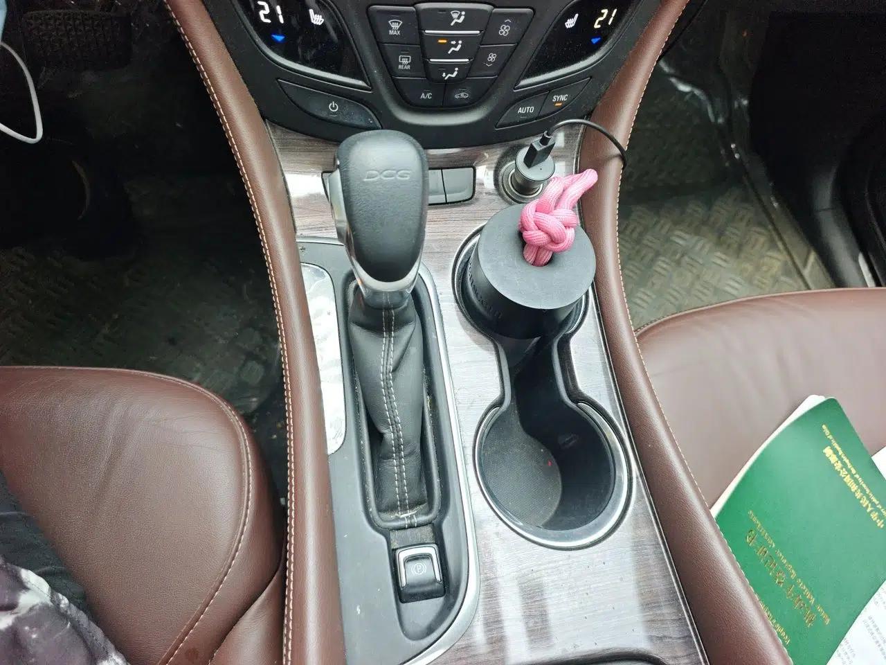 Buick Envision 2017 20T Two-Wheel Drive Luxury Model — миниатюра 14