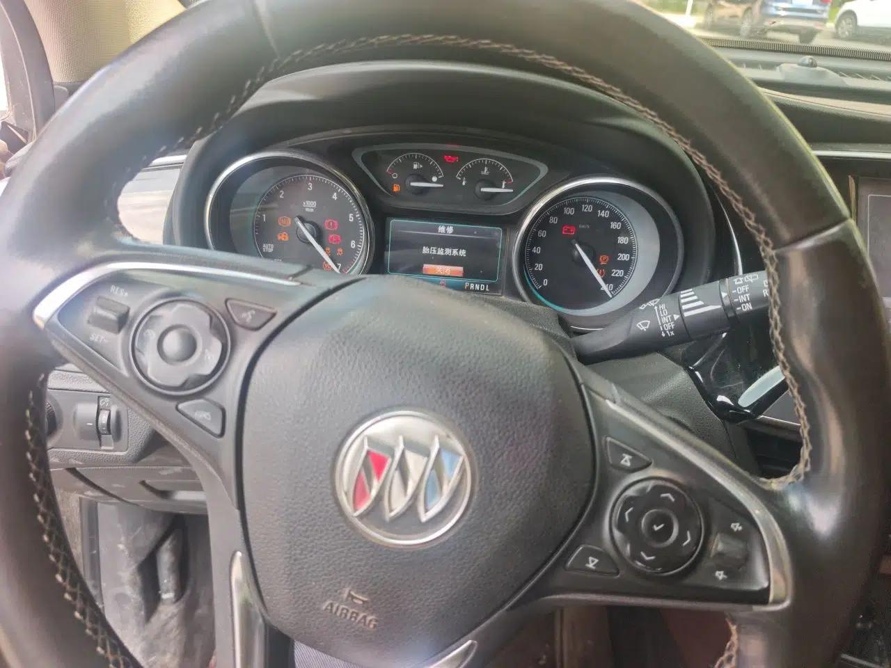 Buick Envision 2016 20T Four-Wheel Drive Luxury Model — миниатюра 11