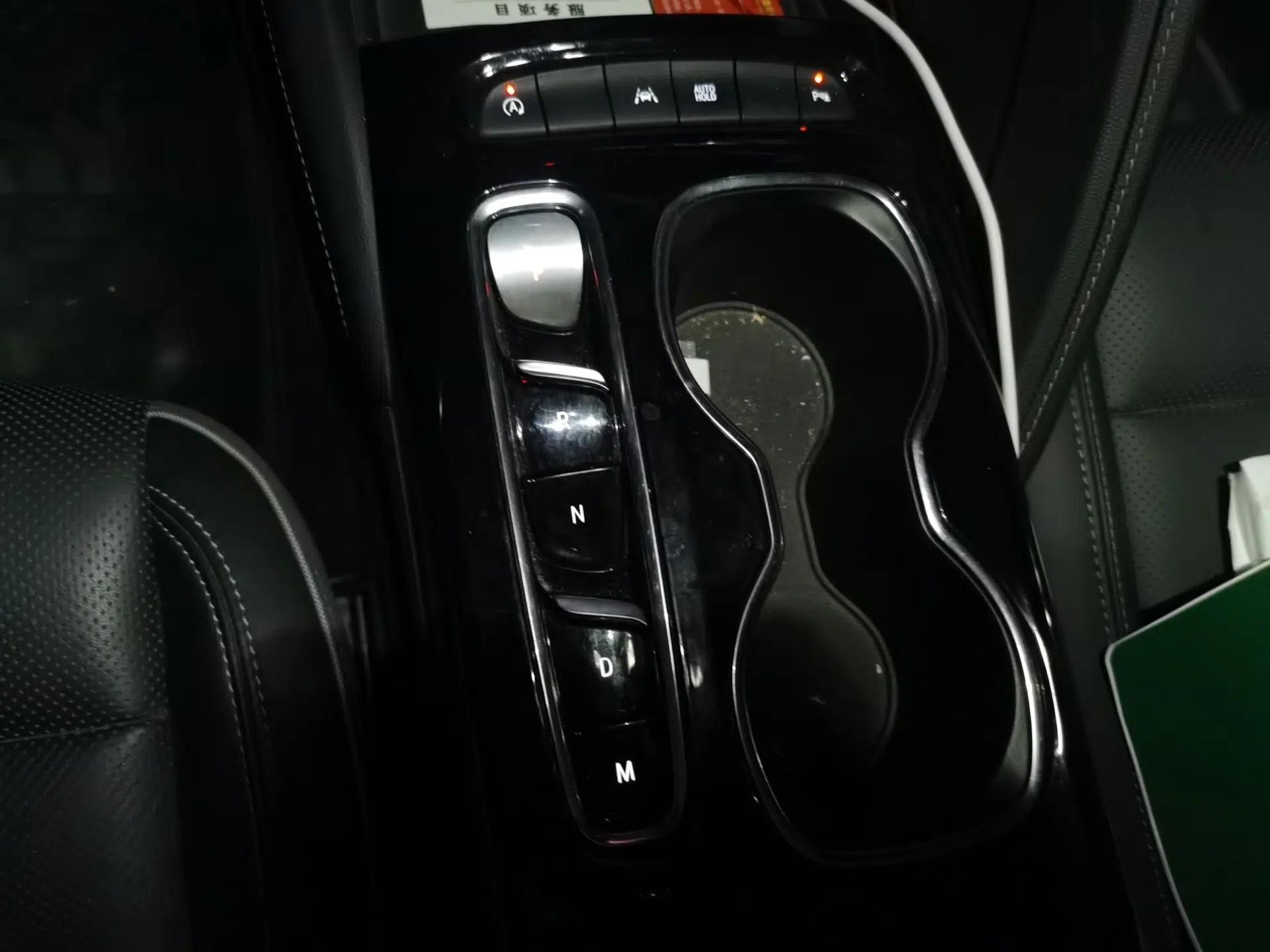 Buick Envision 2023 Encore S 552T Two-Wheel Drive Luxury Model — миниатюра 14
