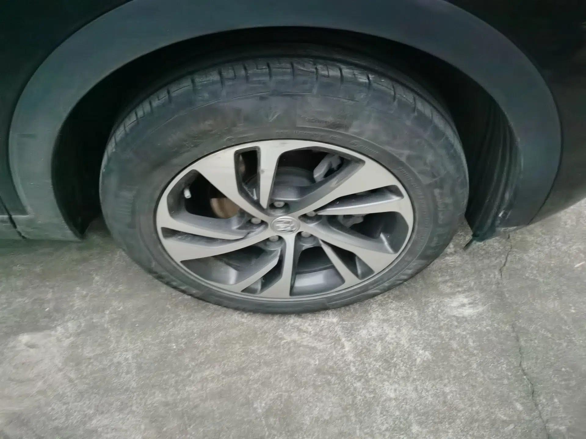 Buick Envision 2023 Encore S 552T Two-Wheel Drive Luxury Model — миниатюра 8