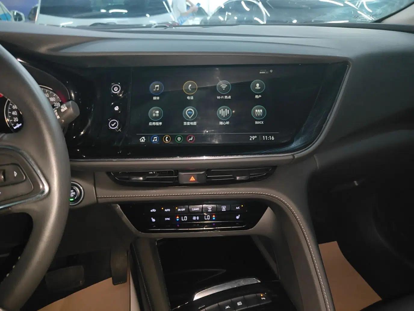 Buick Envision 2023 Encore S 552T Two-Wheel Drive Luxury Model — миниатюра 15