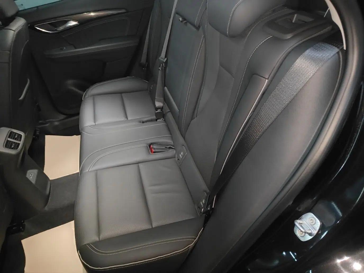 Buick Envision 2023 Encore S 552T Two-Wheel Drive Luxury Model — миниатюра 20