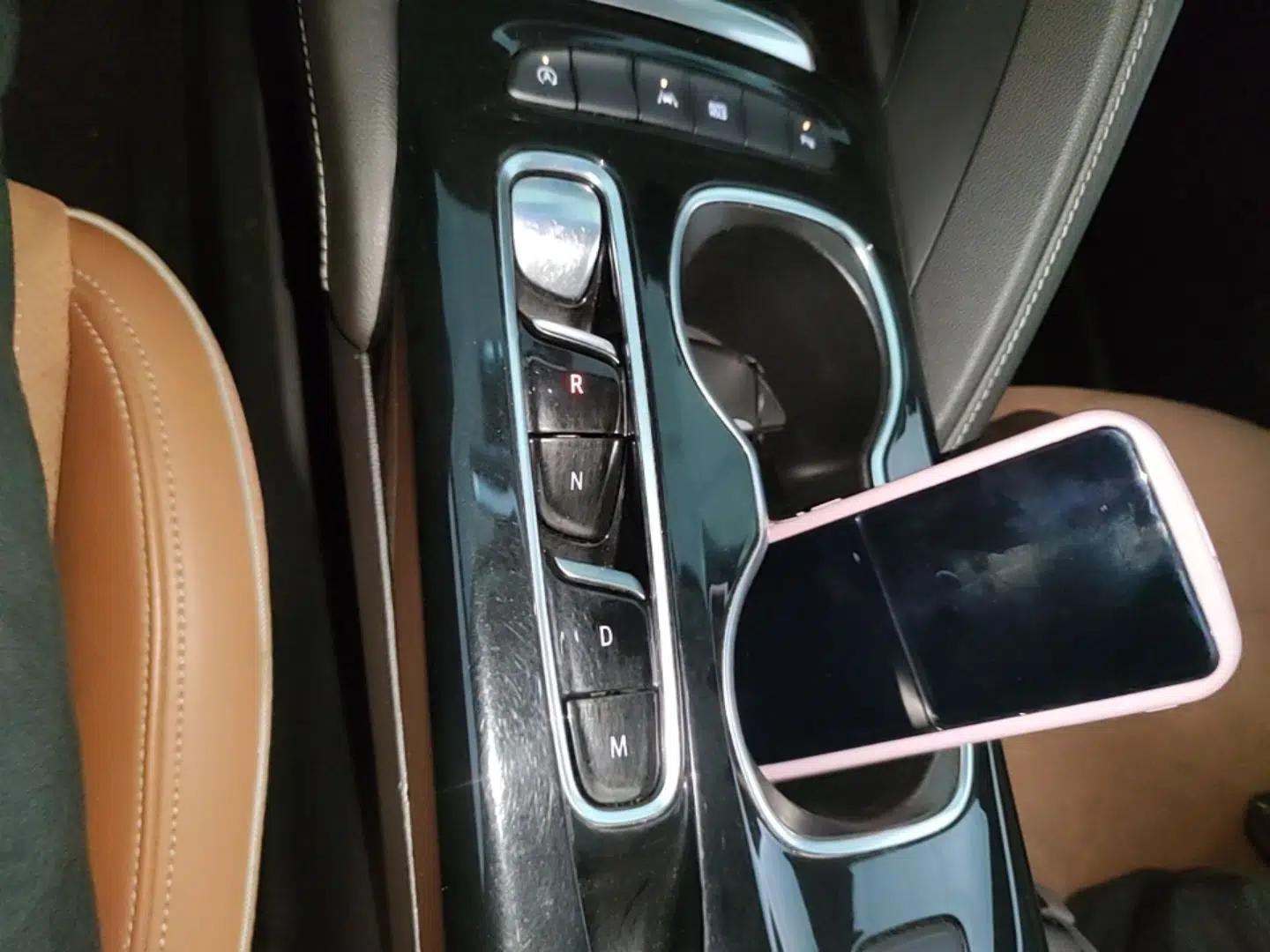 Buick Envision 2020 Encore S 652T Two-Wheel Drive Luxury Model — миниатюра 21